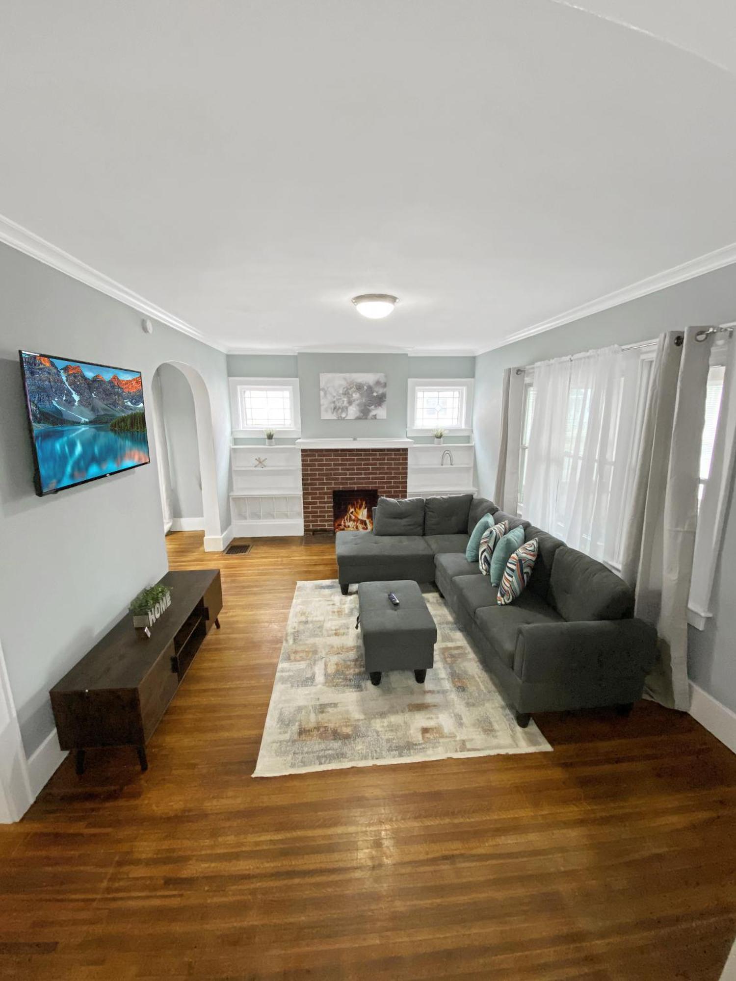 Lux 3Br, Steps From Airport, U Of R & Grocery Stores Rochester Kültér fotó
