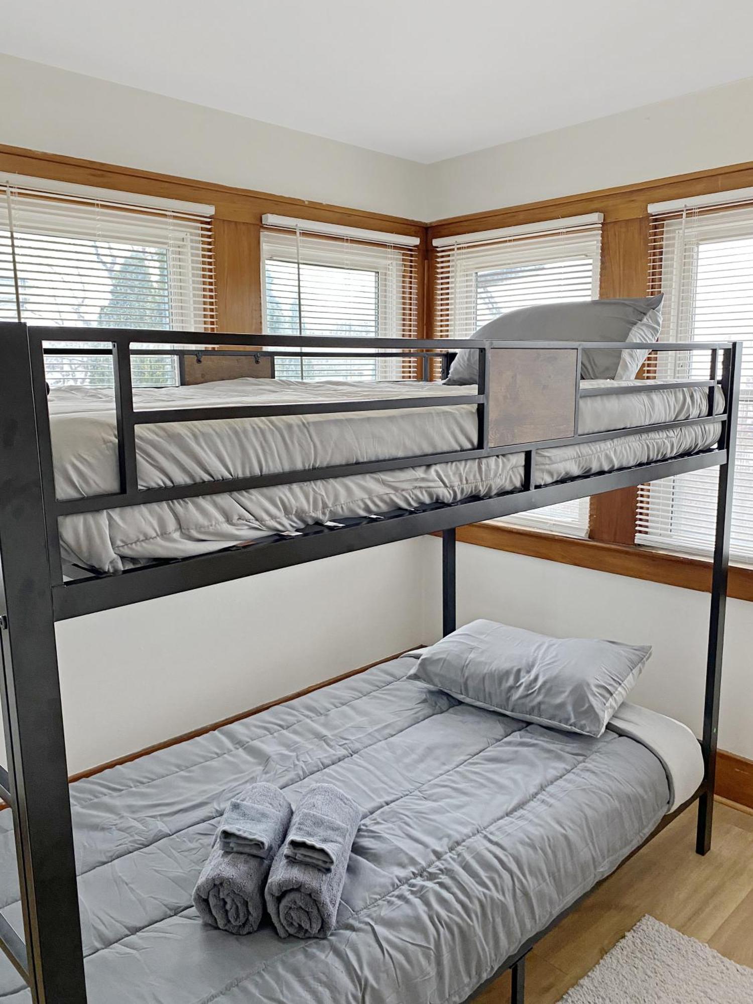Lux 3Br, Steps From Airport, U Of R & Grocery Stores Rochester Kültér fotó