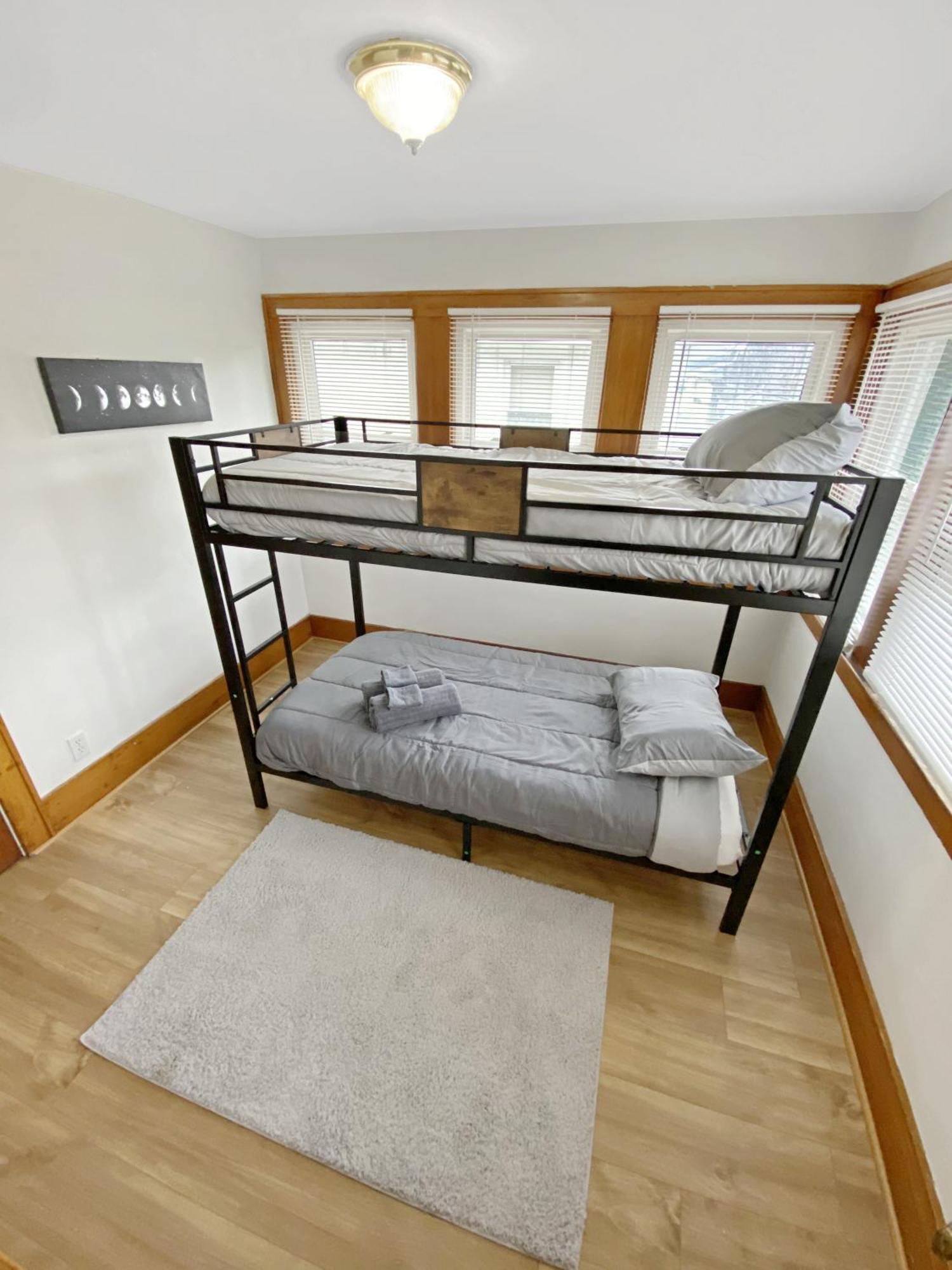 Lux 3Br, Steps From Airport, U Of R & Grocery Stores Rochester Kültér fotó